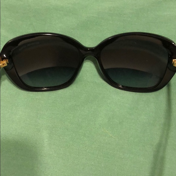 Sunglasses - Picture 4 of 6